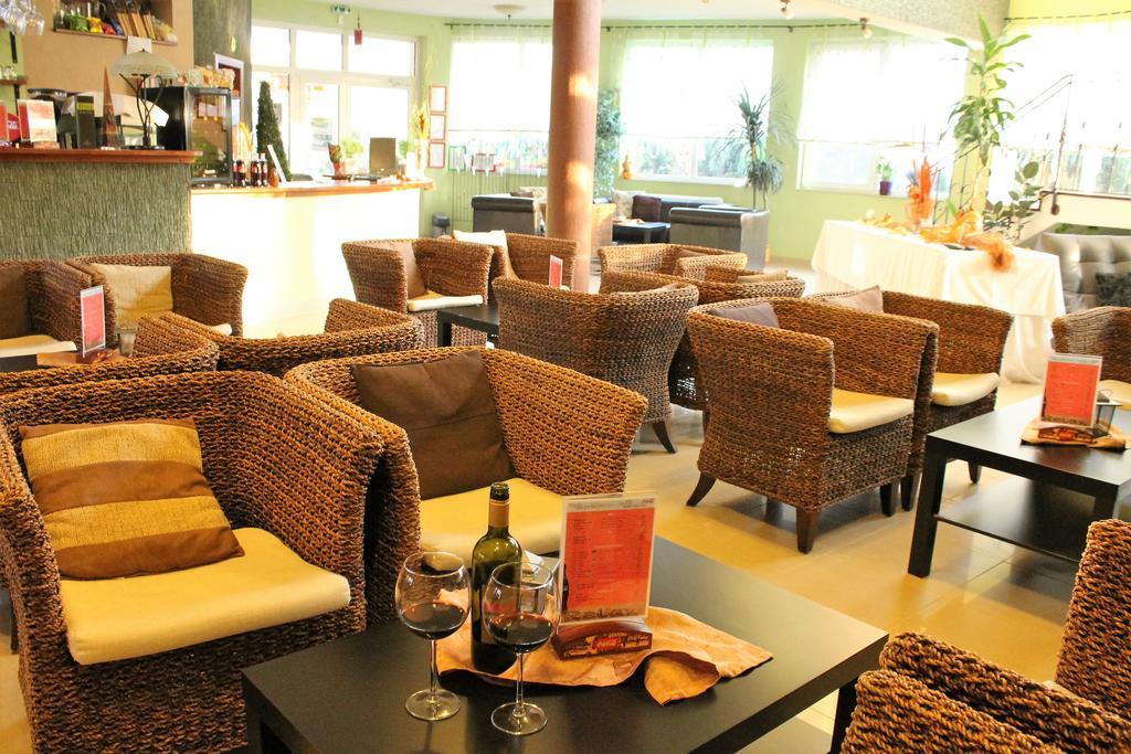 Penzion Hellene Piest'any Ngoại thất bức ảnh